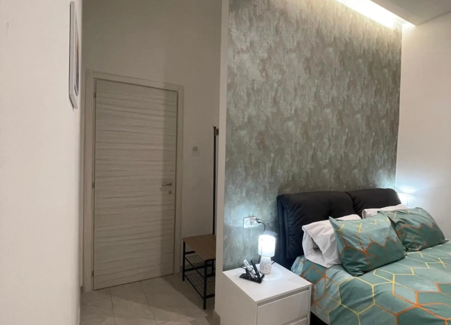 לינה וארוחת בוקר נאפולי Nigalu House